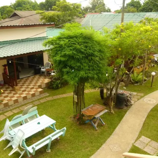Cheers Garden Chalet，位于Kampong Ayer Batang的酒店