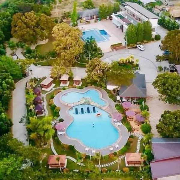 Floating Sanctuary Resort by Cocotel，位于Santo Cristo的酒店