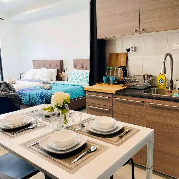 High Floor studio Austin Regency Mount Austin w Balcony 3 plus 1pax 5 mins AEON，位于新山的酒店