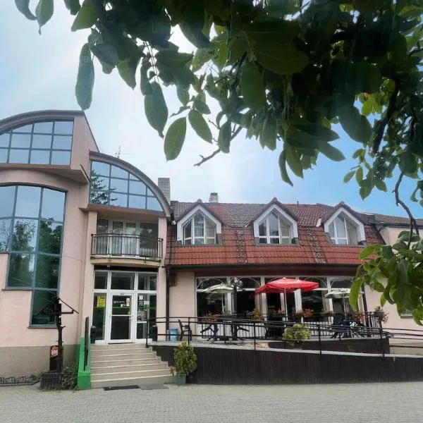 Hotel COLCHI，位于Úsov的酒店