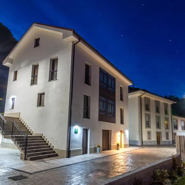 Apartamentos Buenavista Tineo，位于Tuña的酒店