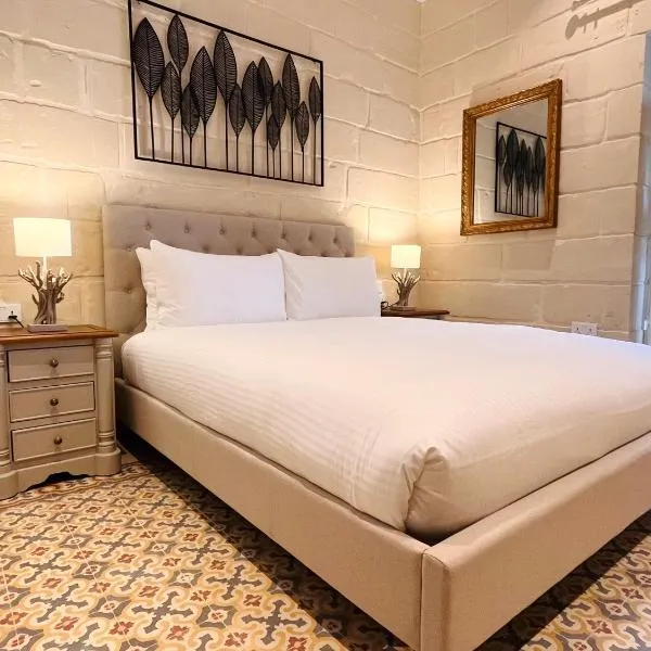 Typical Maltese Maisonette in St.Julians，位于圣朱利安斯的酒店