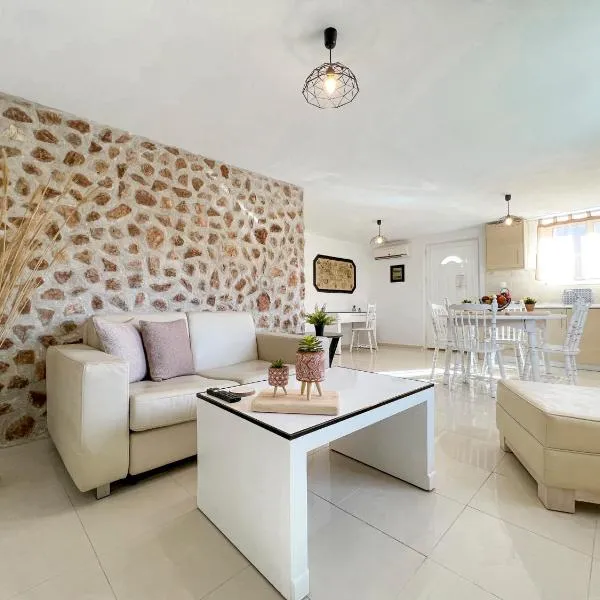 LA Casa Di Lusso N6 -Adults Only，位于科林比亚的酒店