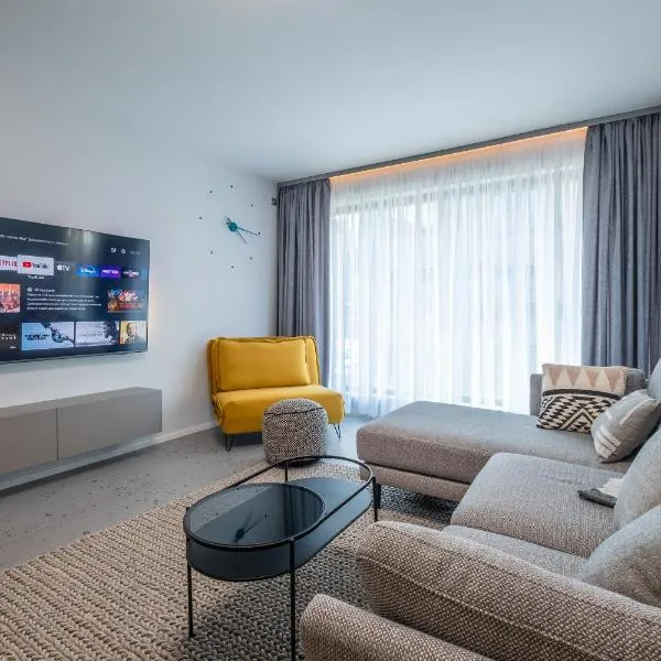 Emirates Luxury Apartment Free Parking Terrace，位于索非亚的酒店