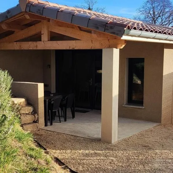Le gîte de la vieille pierre 'climatisé'，位于阿雷克斯的酒店