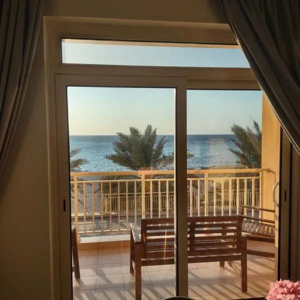 روز أبراج المارينا Marina Rose Sea View，位于Al Qaḑīmah的酒店