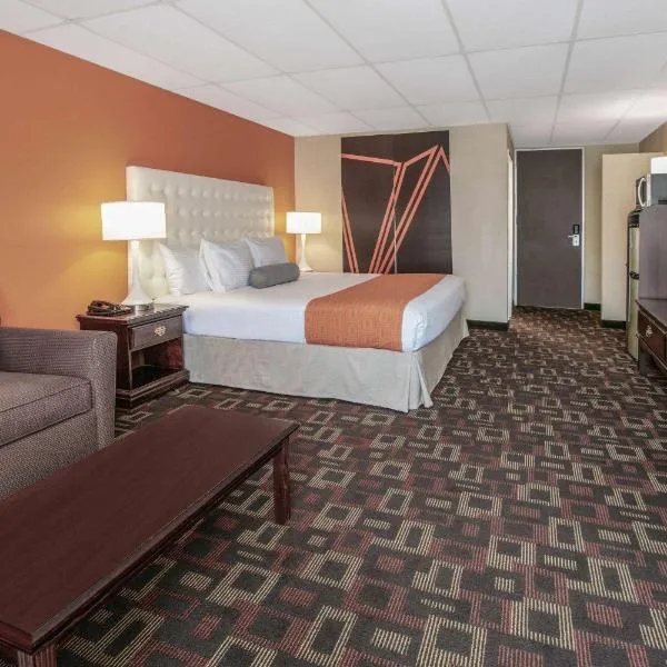 Howard Johnson by Wyndham Oklahoma City OKC Airport, Fairgrounds, I40，位于Mustang的酒店