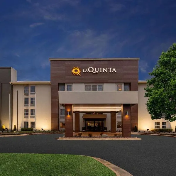La Quinta by Wyndham Jonesboro，位于琼斯伯勒的酒店