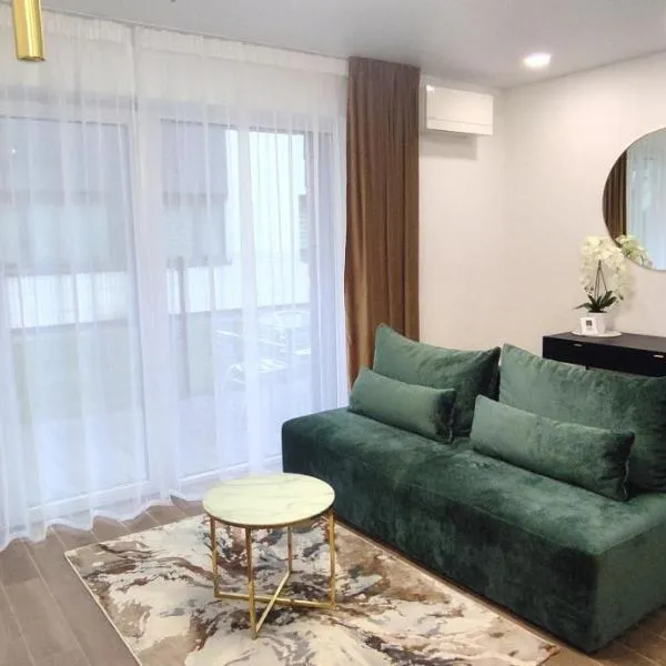 NEW Apartment J22, Free Private Parking, Terrace, Self Check-in，位于考纳斯的酒店