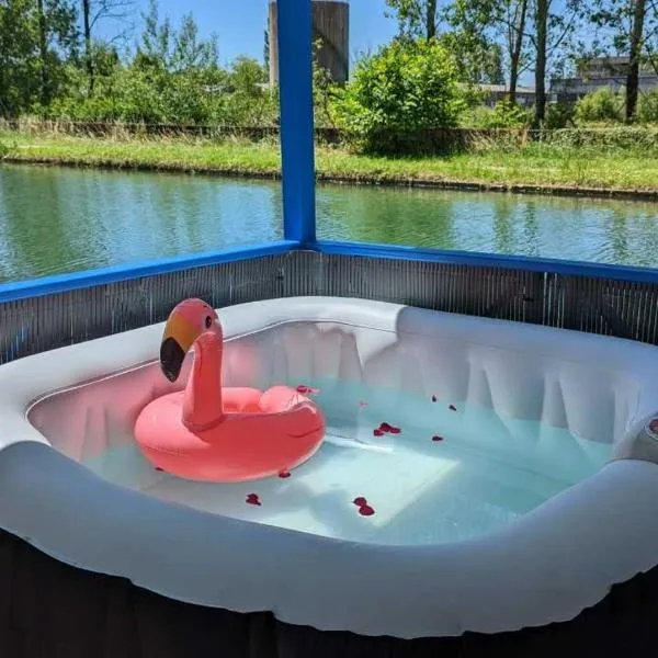 Cottage flottant jacuzzi privé en option gamme supérieure，位于圣让德洛讷的酒店