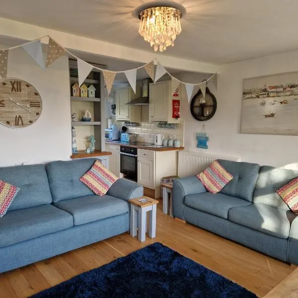 Caldon Holiday Chalet sleeps 4 in Dartmouth WIFI Electric inc Pet friendly，位于达特茅斯的酒店