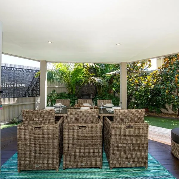 Bowers Nest Pet Friendly 2 Mins Walk to Beach，位于卡尔布拉海滩的酒店