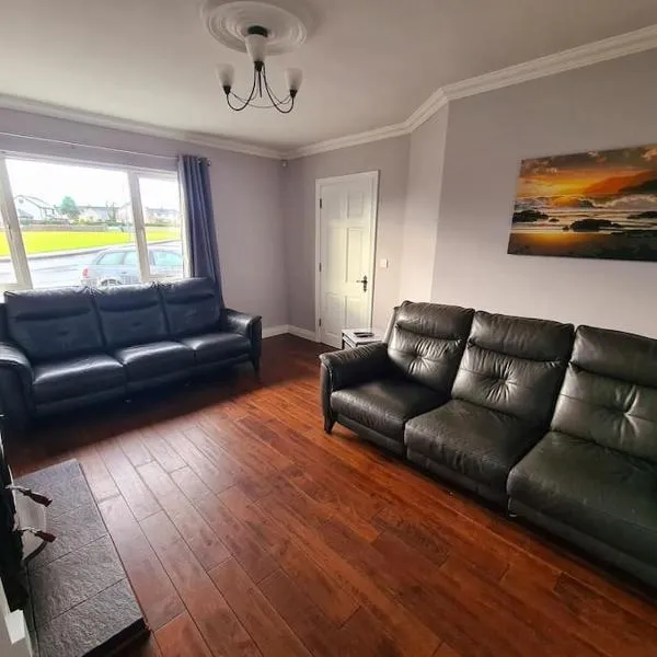 Bundoran Seaside Stays House - WiFi, large spacious home，位于班多伦的酒店