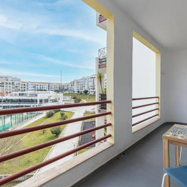 Sunny 2 BDR Apartment by LovelyStay，位于沙尔内卡的酒店