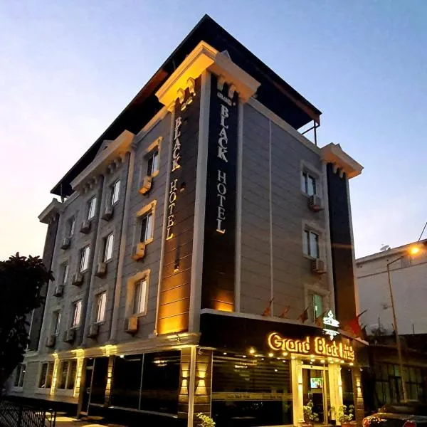 Grand Black Hotel，位于塔索斯的酒店
