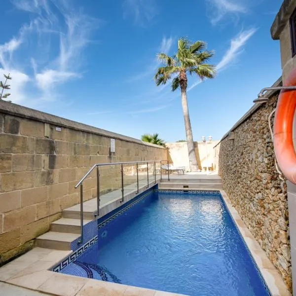 Ta' Rozi 5 Bedroom Farmhouse with Private Pool，位于阿尔卜的酒店