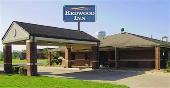 怀特霍尔雷德伍德酒店，位于Redfield的酒店