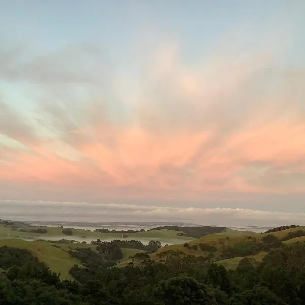 Kaipara Views Eco Lodge，位于沃克沃思的酒店