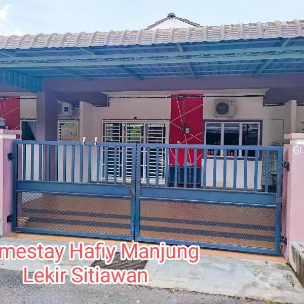 Homestay Hafiy Manjung Lekir Sitiawan，位于Kampong Sungai Lombong的酒店