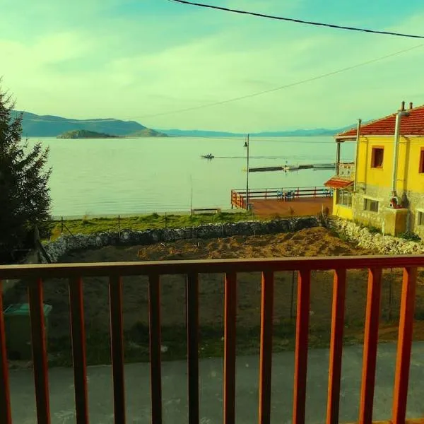 The Lake House，位于Agios Achillios的酒店
