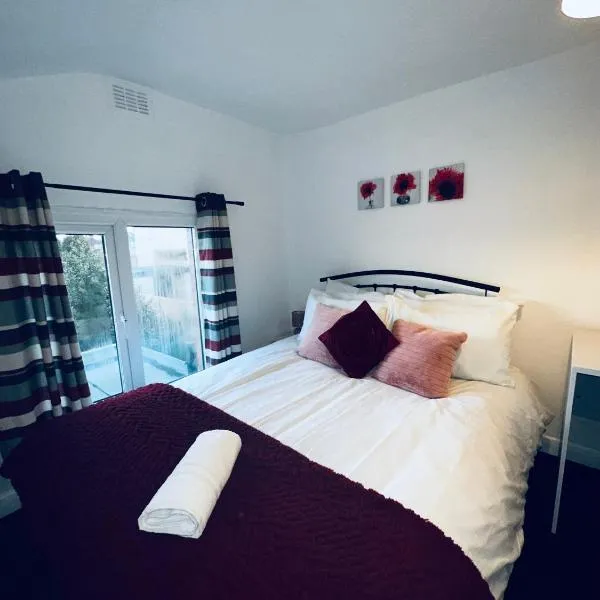 Stylish Town House - Modern double room - 3，位于Parkside的酒店