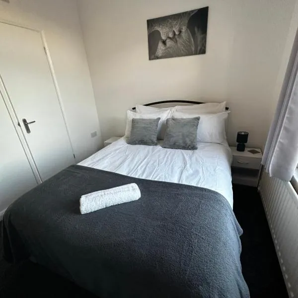 Stylish Town House - Modern double room - 4，位于Parkside的酒店