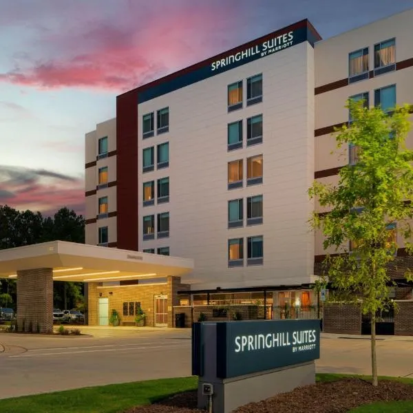 SpringHill Suites by Marriott Raleigh Apex，位于Green Level的酒店