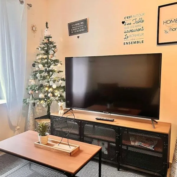 Jolie maison 2 chambres - CLIM MOBILE - TV - Proche d un lac，位于Ruelle-sur-Touvre的酒店