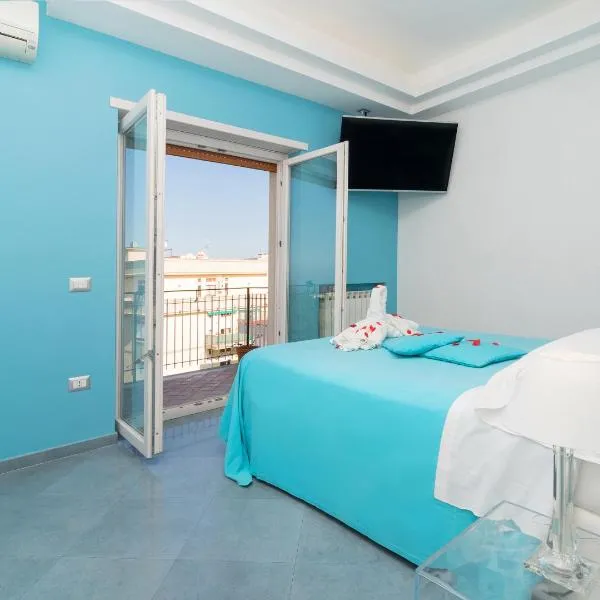 Guest House Emily Suites Sorrento，位于索伦托的酒店