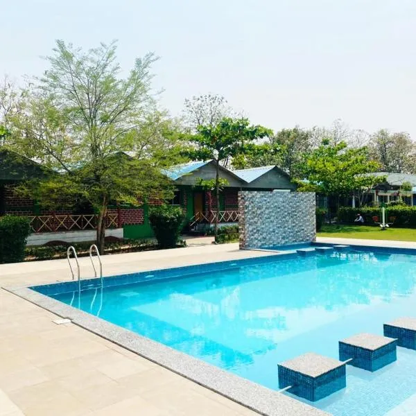 Lighthouse Waterpark and Resort，位于Mansar的酒店