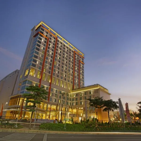 贝克西哈里斯会议酒店（HARRIS Hotel & Conventions Bekasi），位于Cibening Empat的酒店