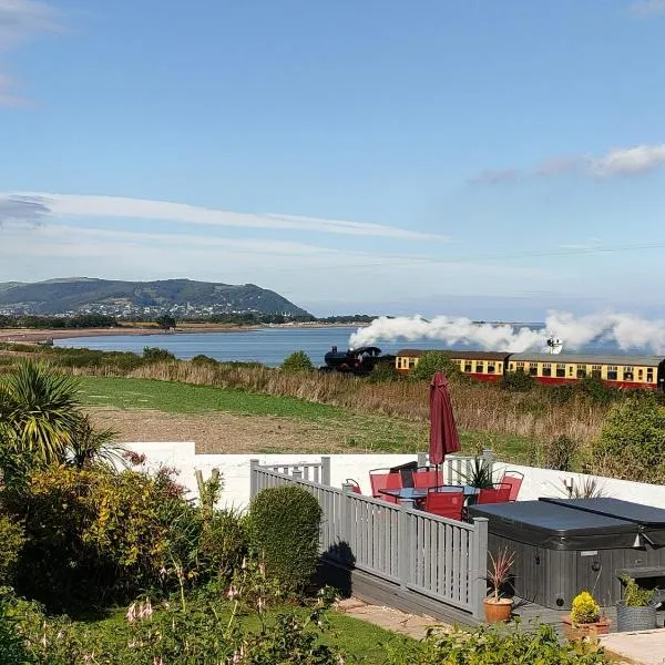 Blue Anchor House - Seaview, Hot Tub Apartments，位于Blue Anchor的酒店