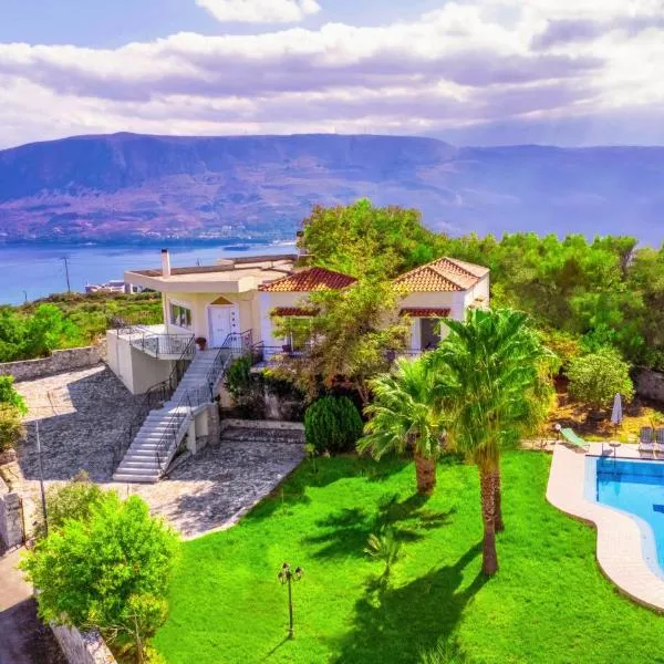 Villa Afroditi in Chania near Airport with Private Pool, Free Wi-Fi, Souda Bay Views, Garden Oasis，位于考瑙皮迪亚纳的酒店