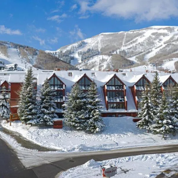 The Lodge at the Mountain Village by All Seasons Resort Lodging，位于Park City (Utah)的酒店