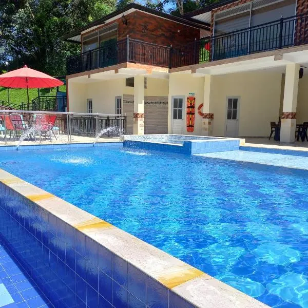 Hotel cabañas sol paz DF，位于拉维加的酒店
