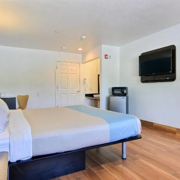 Motel 6-Rockport, TX，位于罗克波特的酒店