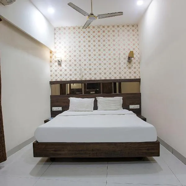 FabHotel Shivani Residency - Mira Road，位于Sasupāda的酒店