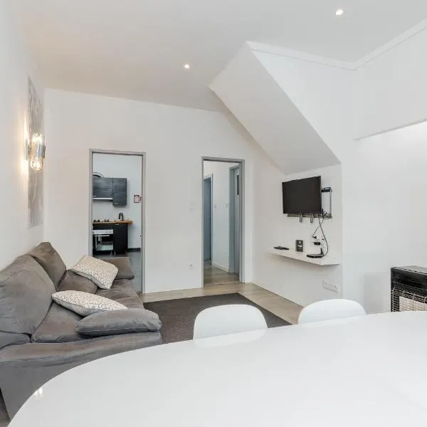 A Lodge in Blue，位于阿威罗的酒店