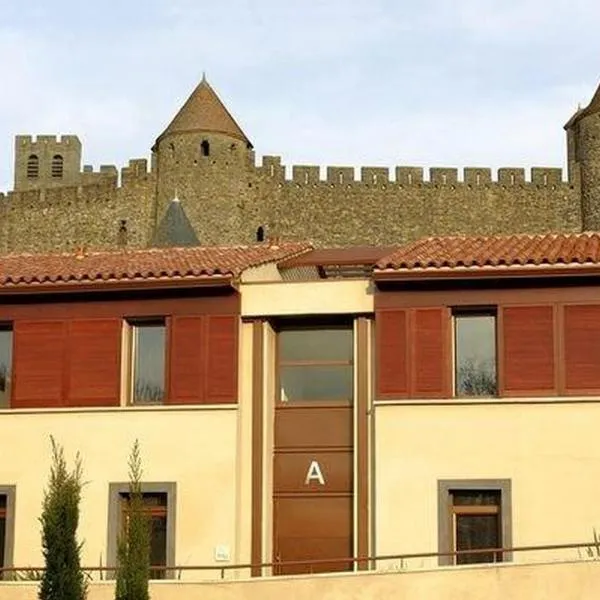 阿多尼斯卡尔卡松公寓式酒店，位于Ventenac-Cabardès的酒店