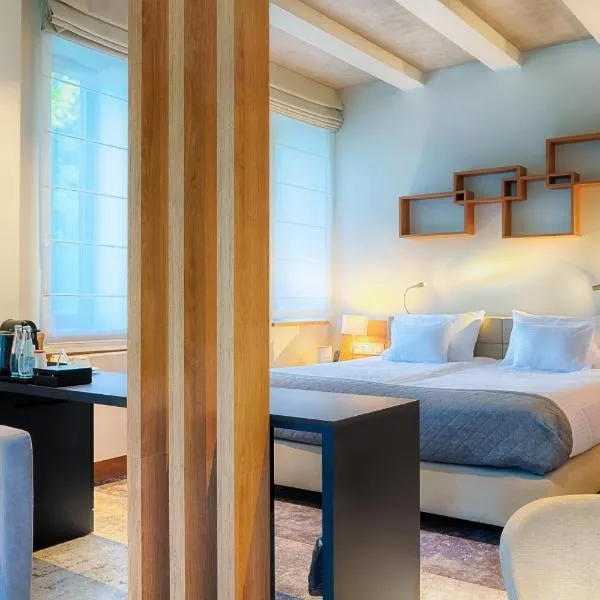 索波特高级福克斯酒店，位于索波特的酒店