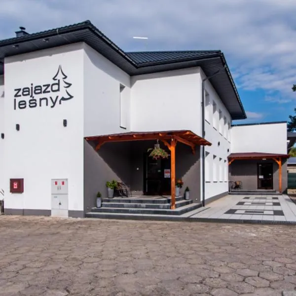 Zajazd Leśny Zwierzyniec，位于Lipowiec的酒店