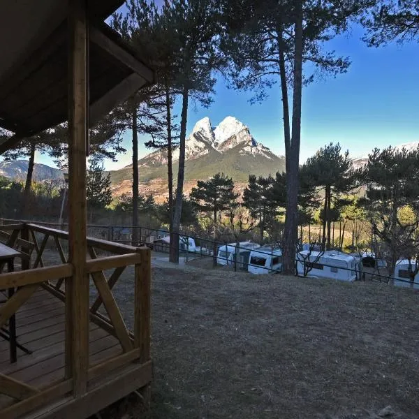 Bungalows del Camping Pedraforca，位于萨尔德斯的酒店