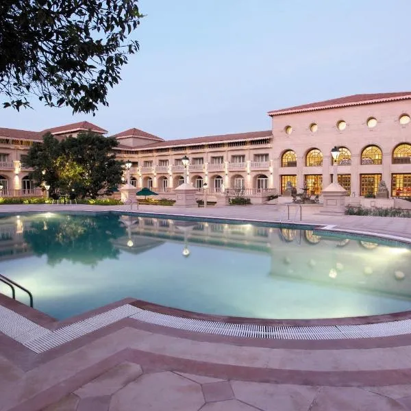 Evershine Resort & Spa，位于马哈巴莱斯赫瓦尔的酒店