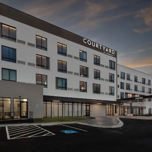 Courtyard by Marriott Conway，位于康威的酒店