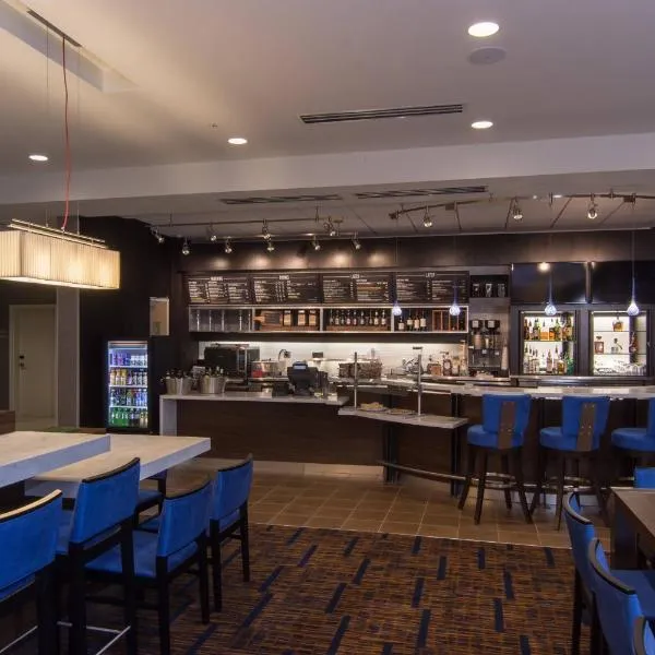 罗利达勒姆机场/布莱尔克里克万怡酒店，位于罗利的酒店