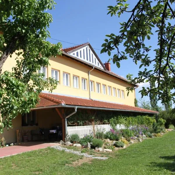 Resort Stara Škola，位于Veliki Komor的酒店
