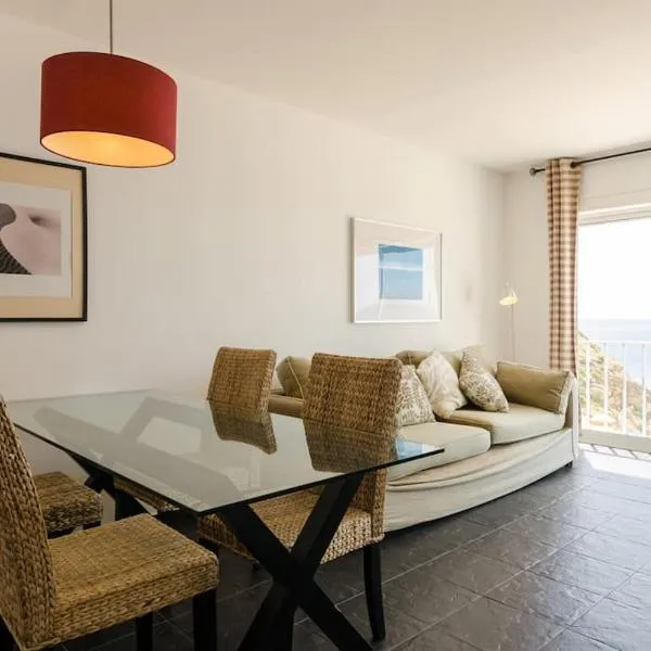 apartment with amazing sea view，位于布尔高的酒店