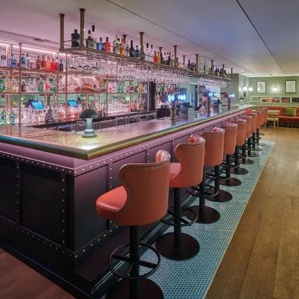 莱斯罗科特酒店，位于圣彼得港的酒店