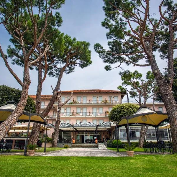 滨海酒店，位于Roppolo的酒店