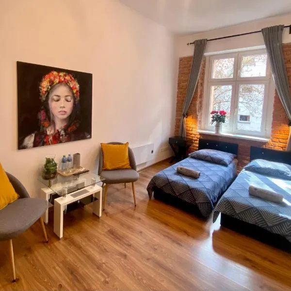 Topolove Rooms & Apartments，位于克拉科夫的酒店